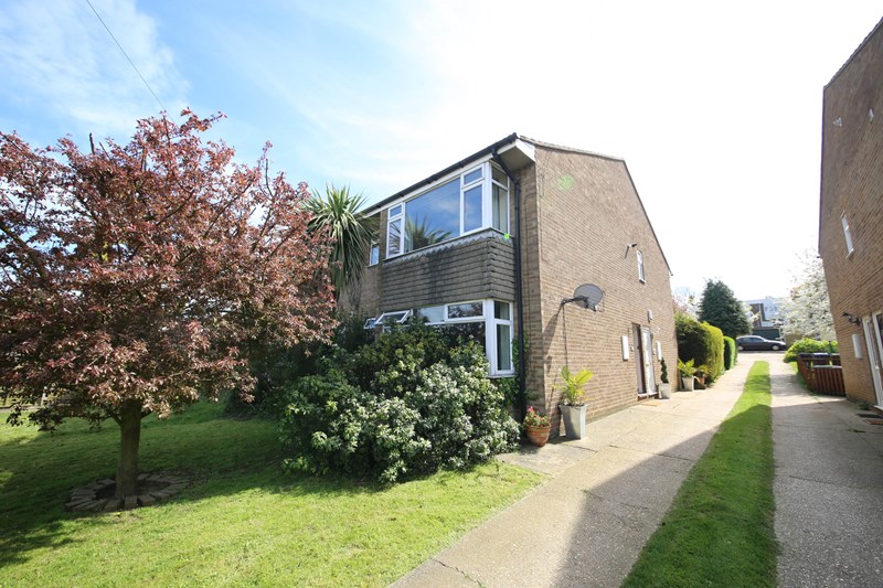 Free property report 138F, Southend Road, Stanford Le Hope, SS17 7AL