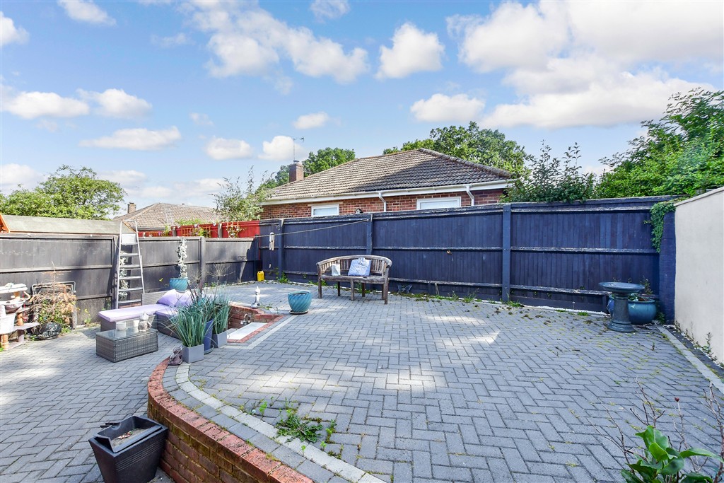Ruskin Way, Waterlooville photo 5