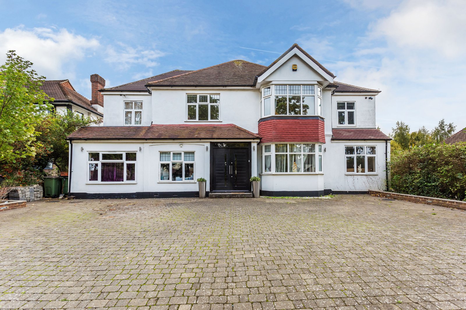 6 bedroom detached house for sale in Wallington The