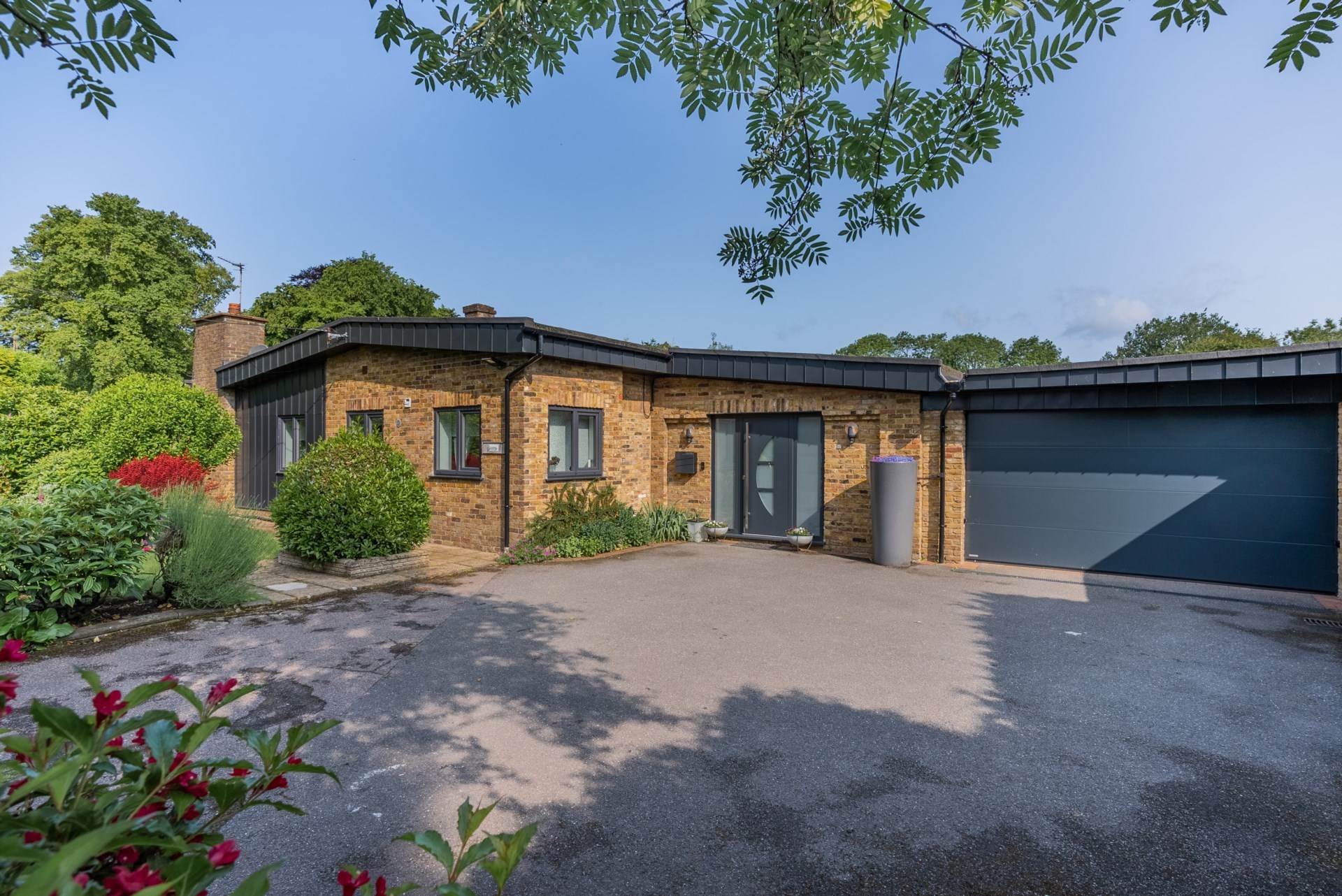 4 bedroom detached house for sale 0