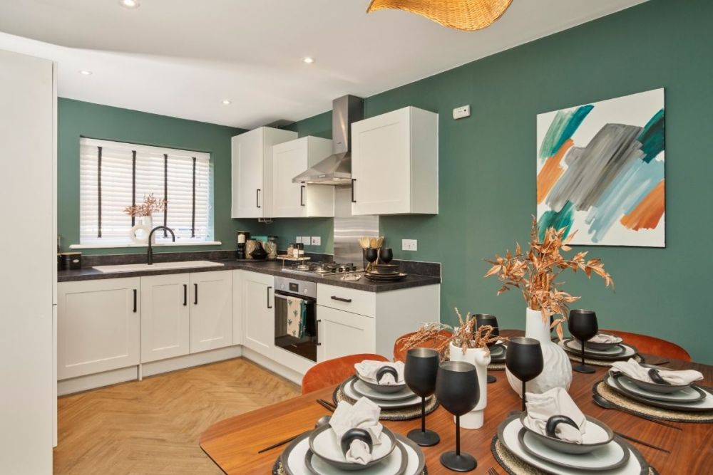 3 bed semi-detached house for sale