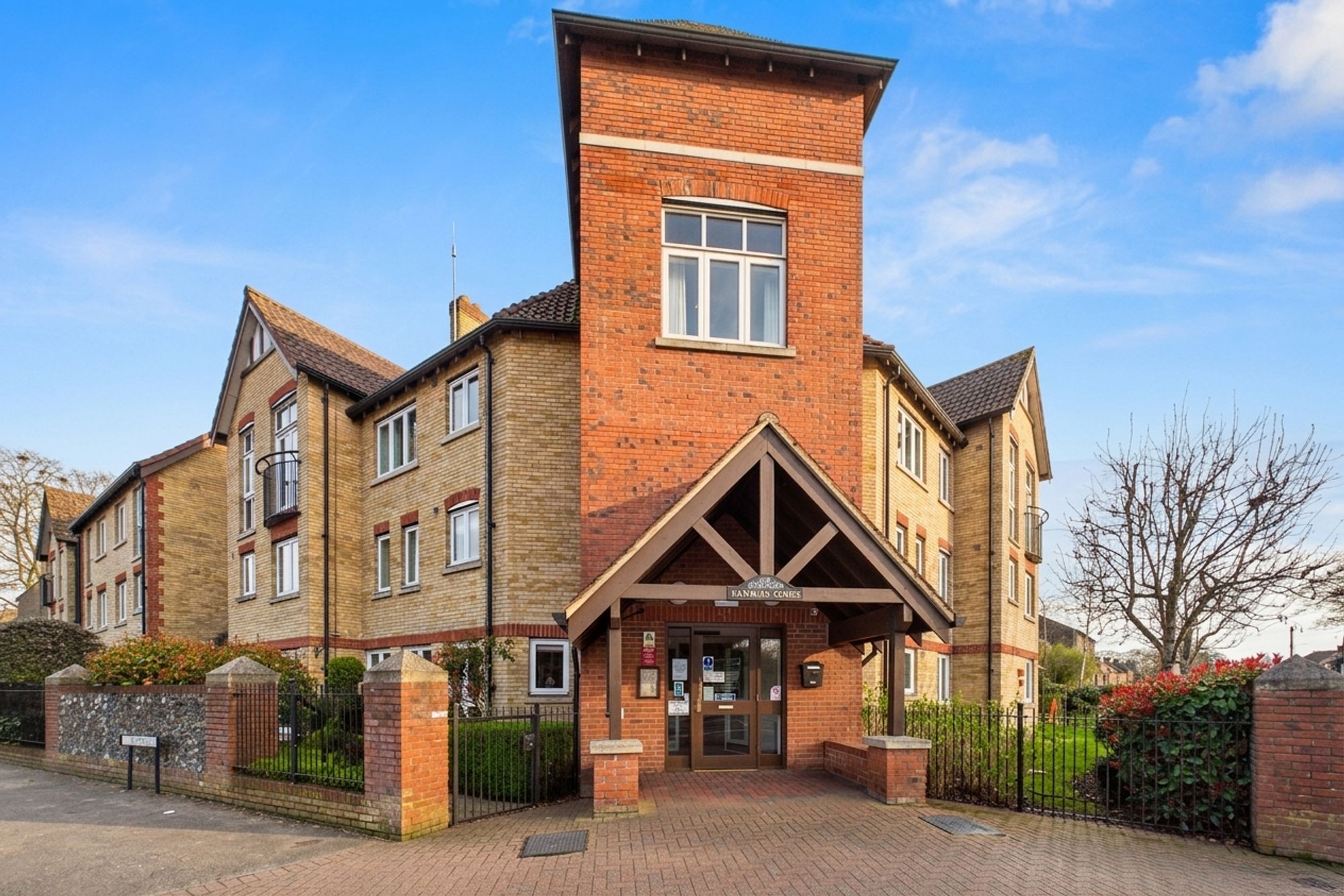 2-bed flat on 9 Hanbury Court, Thetford, £130,000