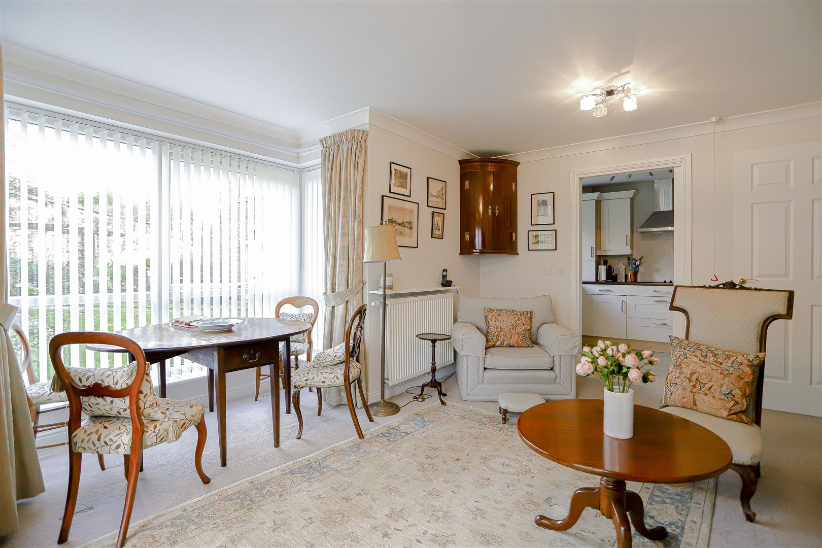 2 bed flat for sale