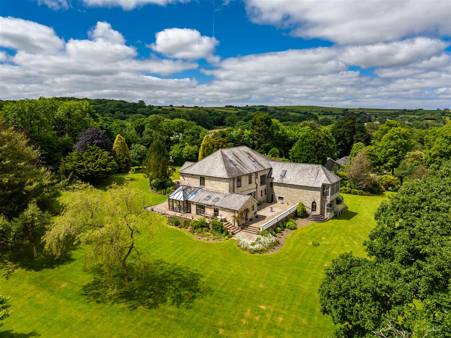 7 bedroom detached house for sale 0