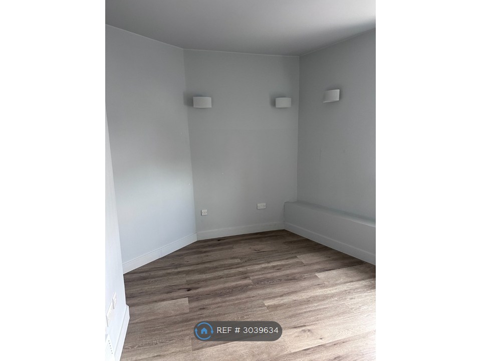 Flat, Wimbledon Park Road, London photo 5