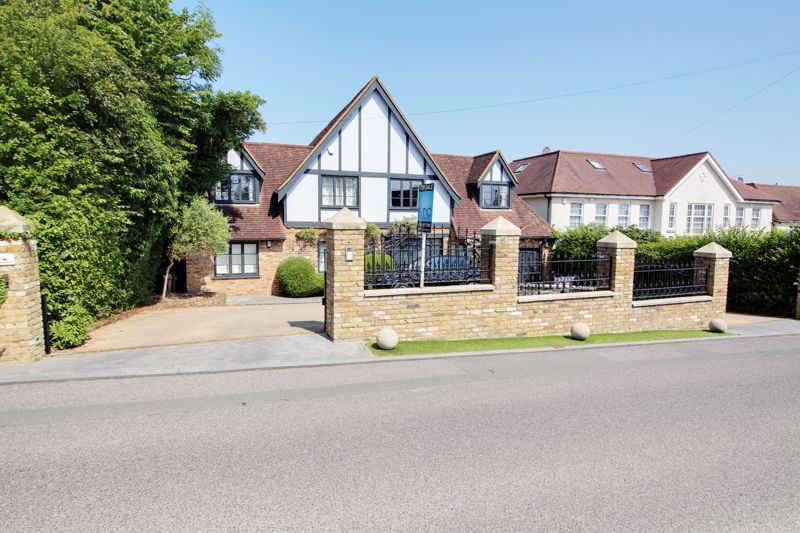 5 bedroom detached house for sale 0