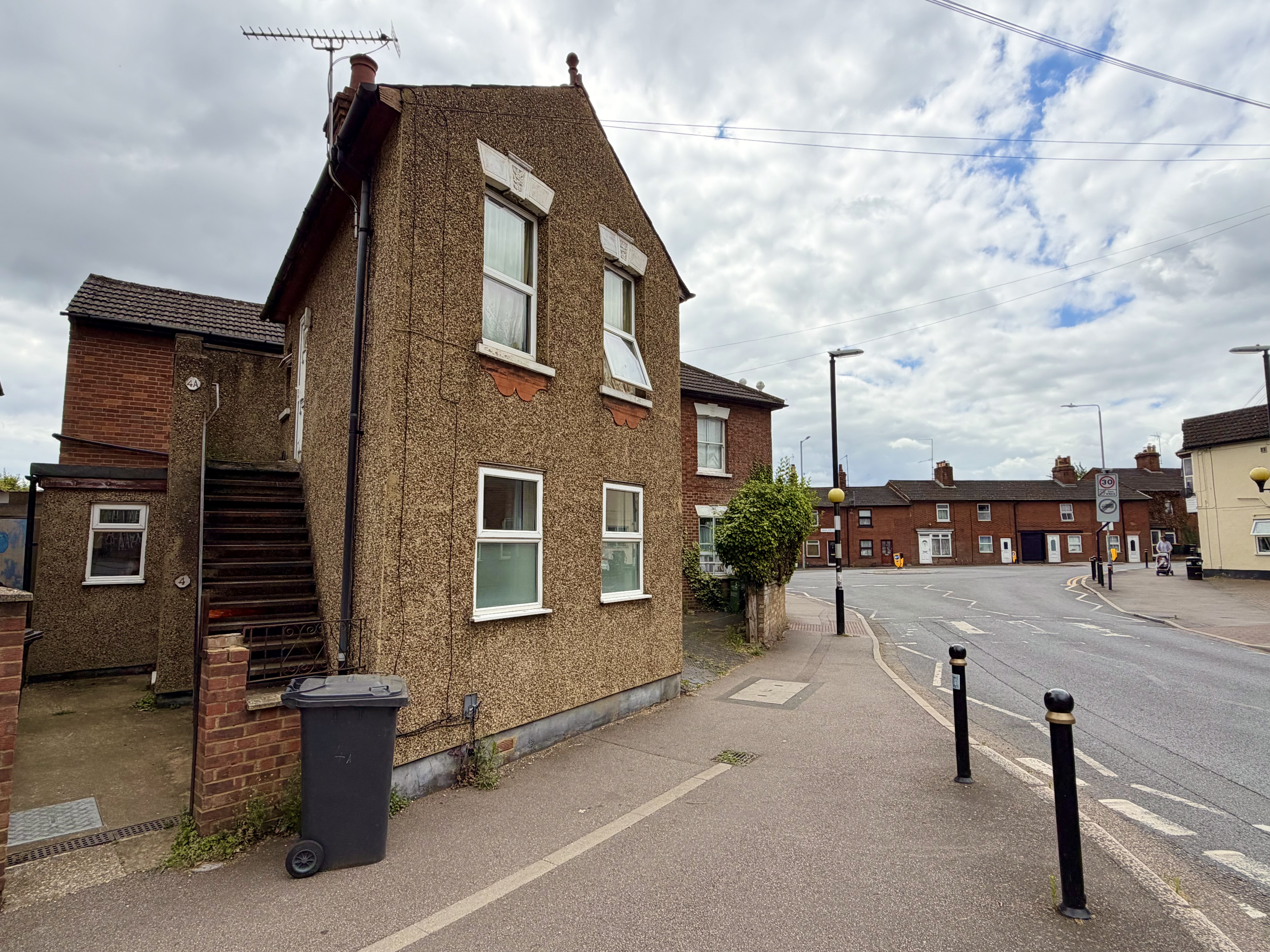 4, Leighton Buzzard photo 5