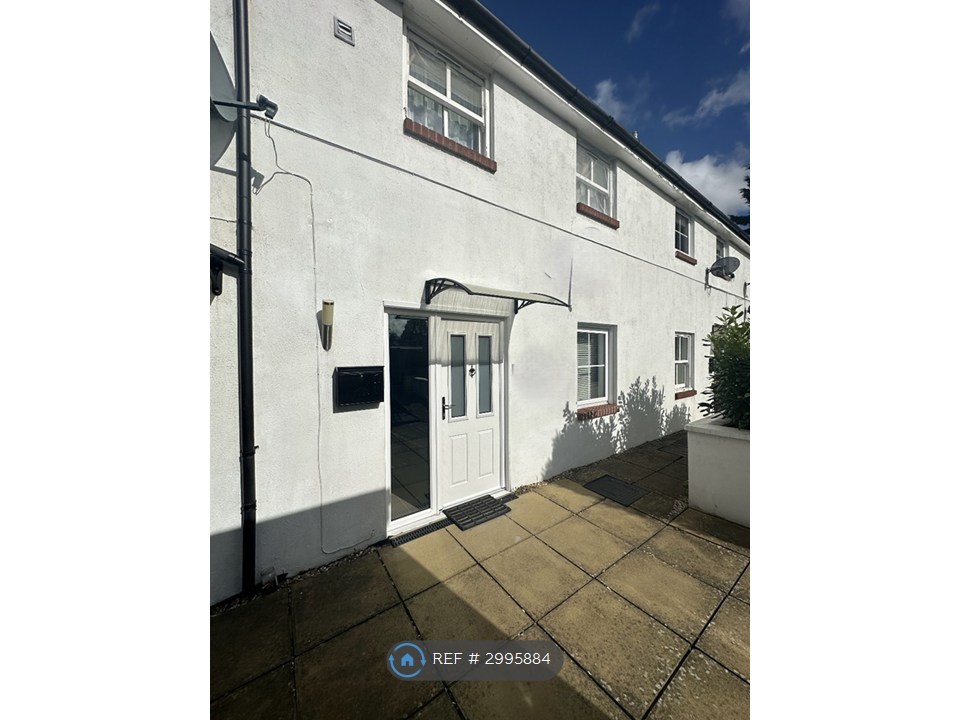 Lancaster House, Station Road, Addlestone photo 2