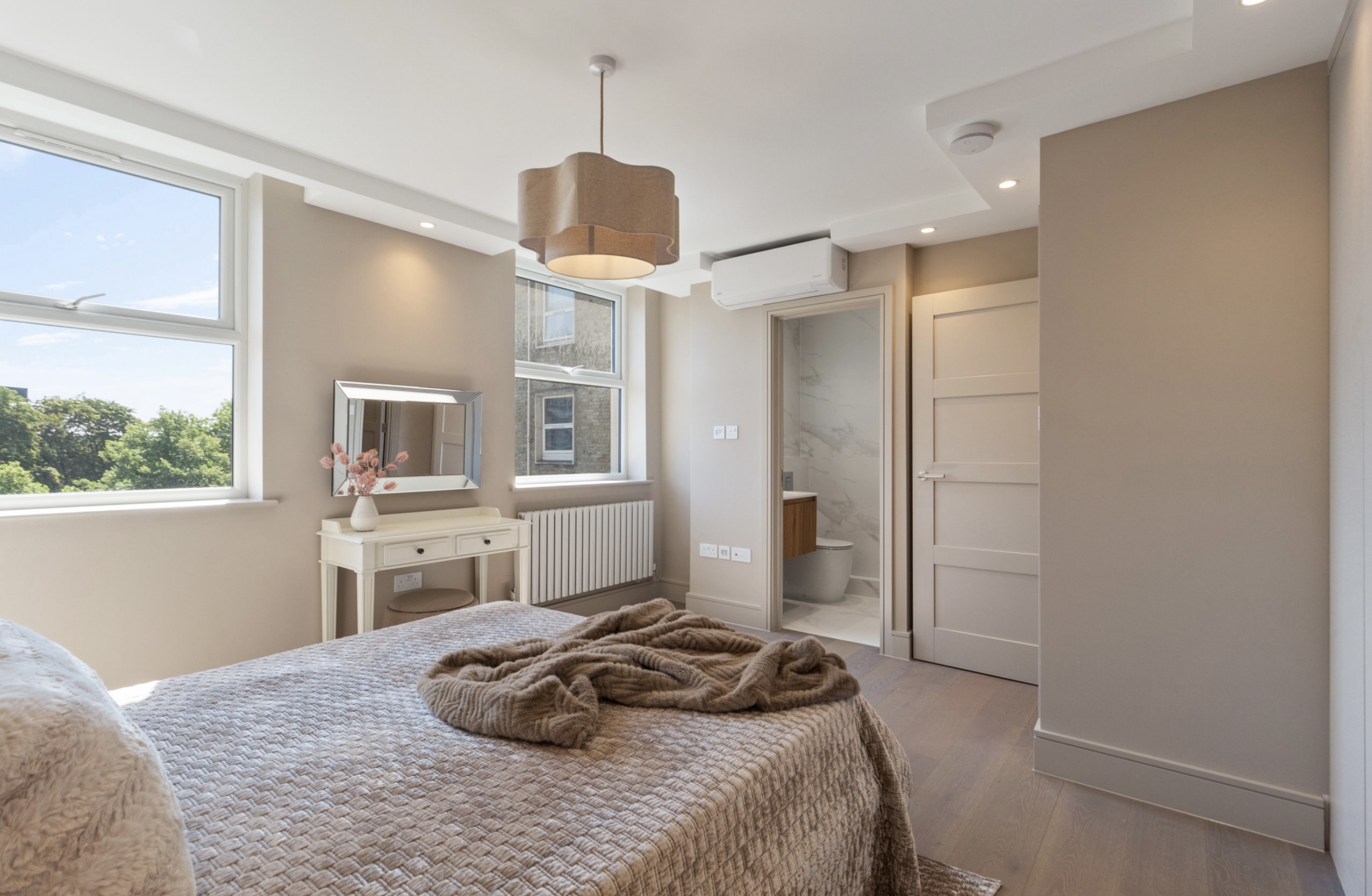 3 bedroom flat for sale 0