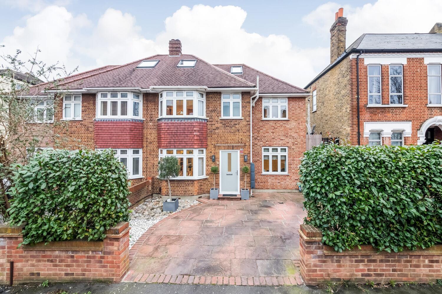 5 bedroom semi-detached house for sale 0