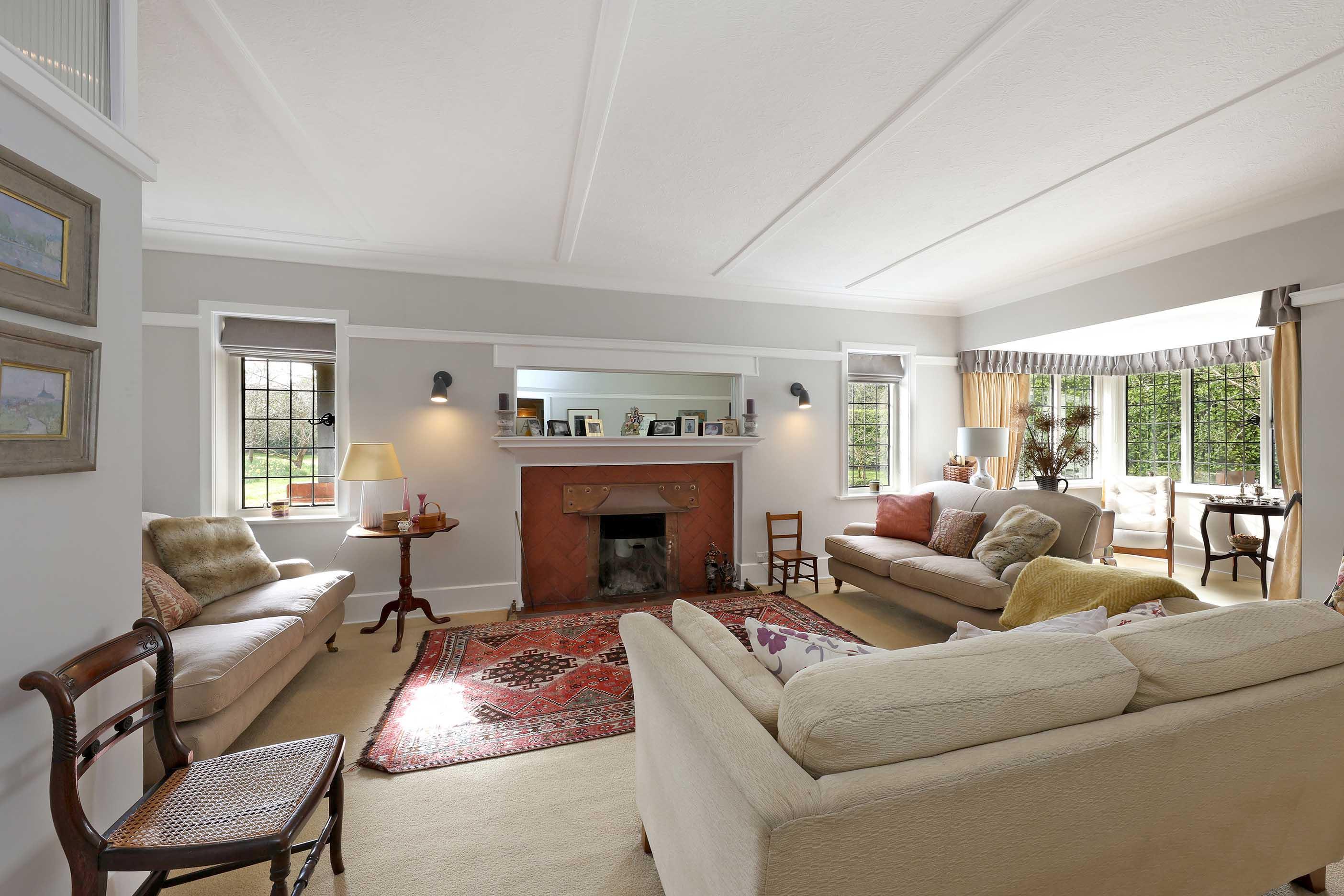 6 bedroom detached house for sale 0