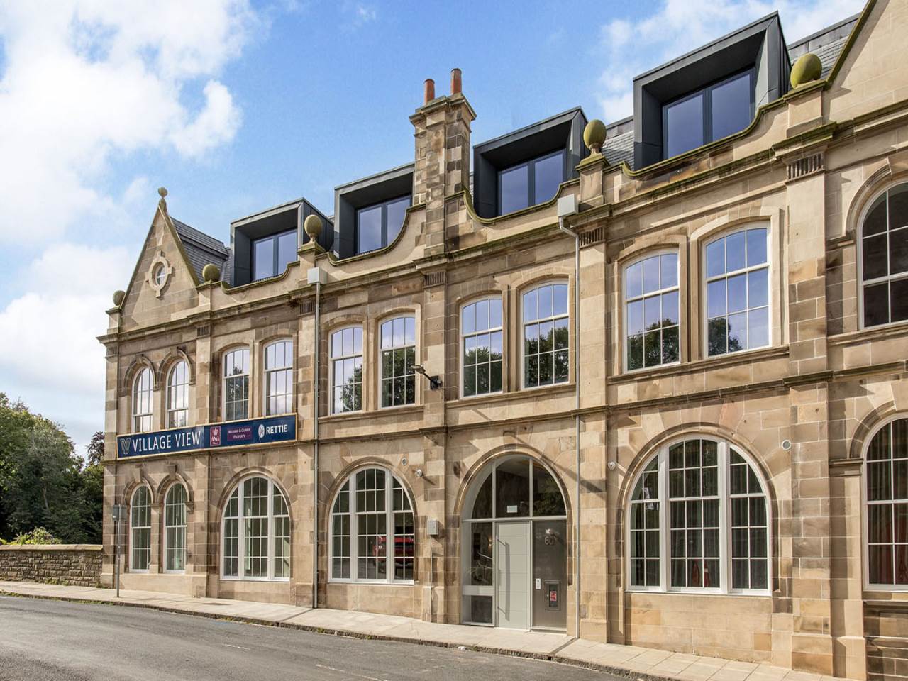 6 bedroom detached house for sale