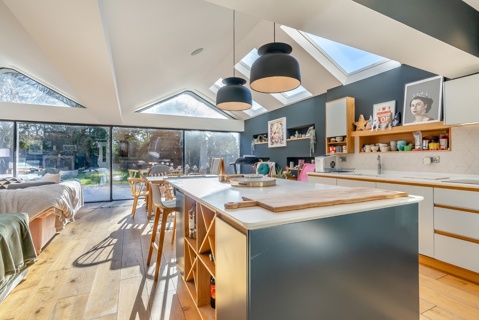 5 bedroom detached house for sale 0