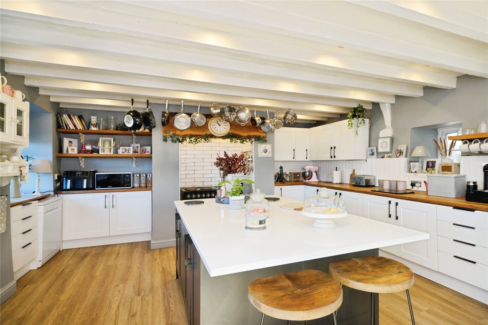 7 bedroom detached house for sale 0