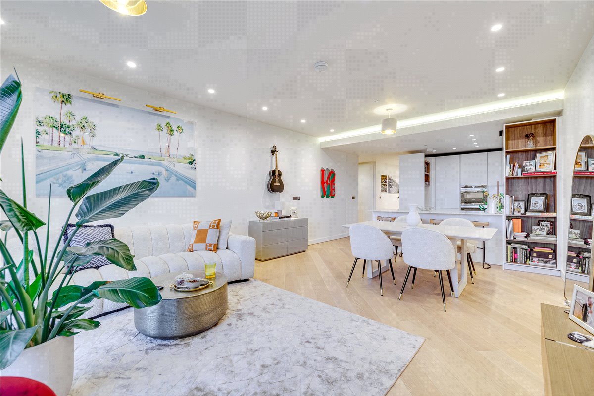 2 bedroom flat for sale 0