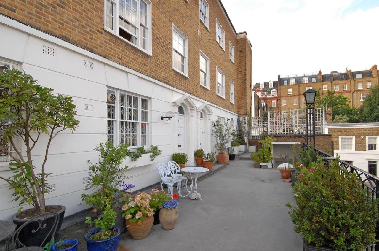 4 bedroom terraced house for sale 0