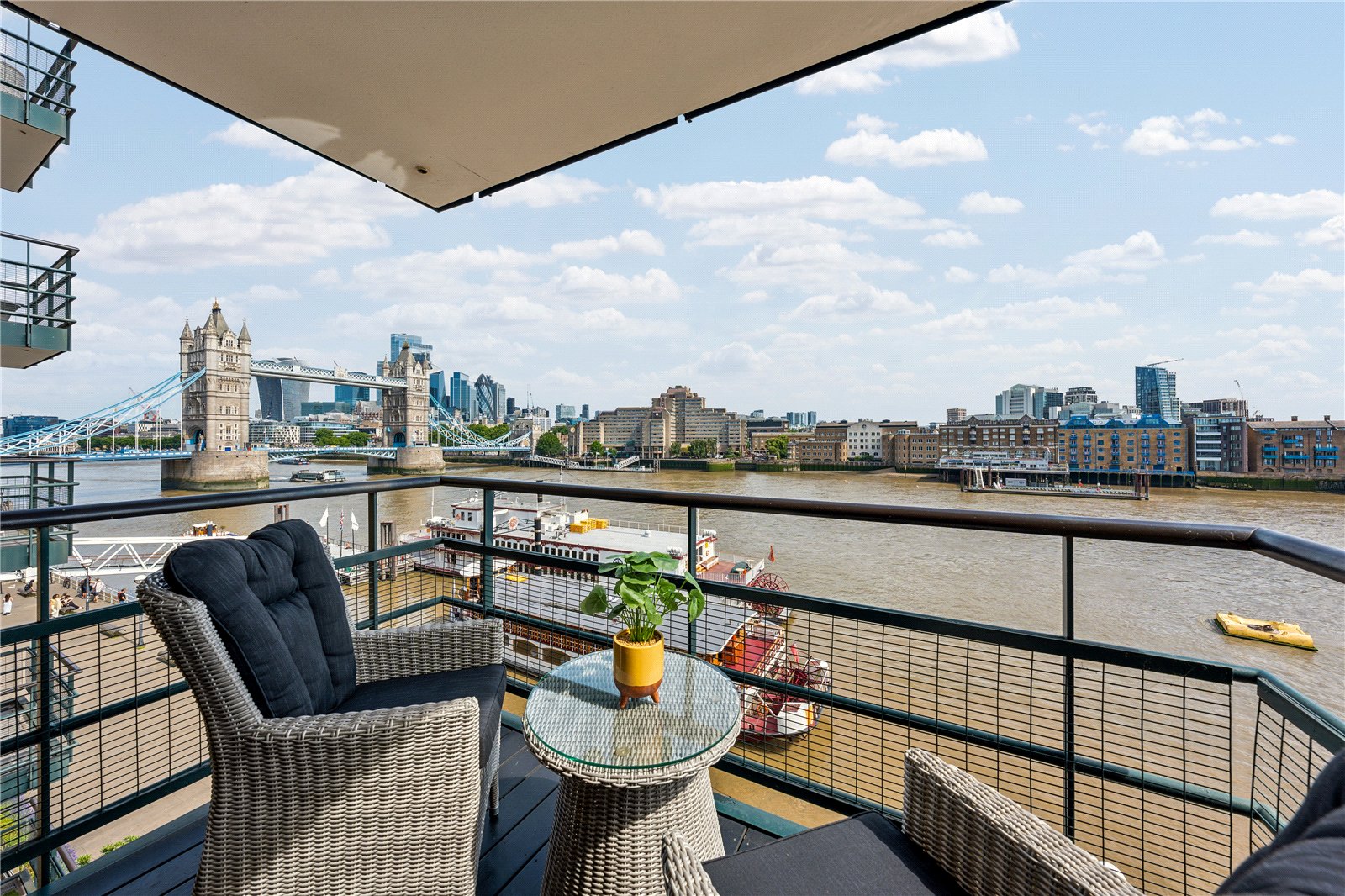 2 bedroom flat for sale 0