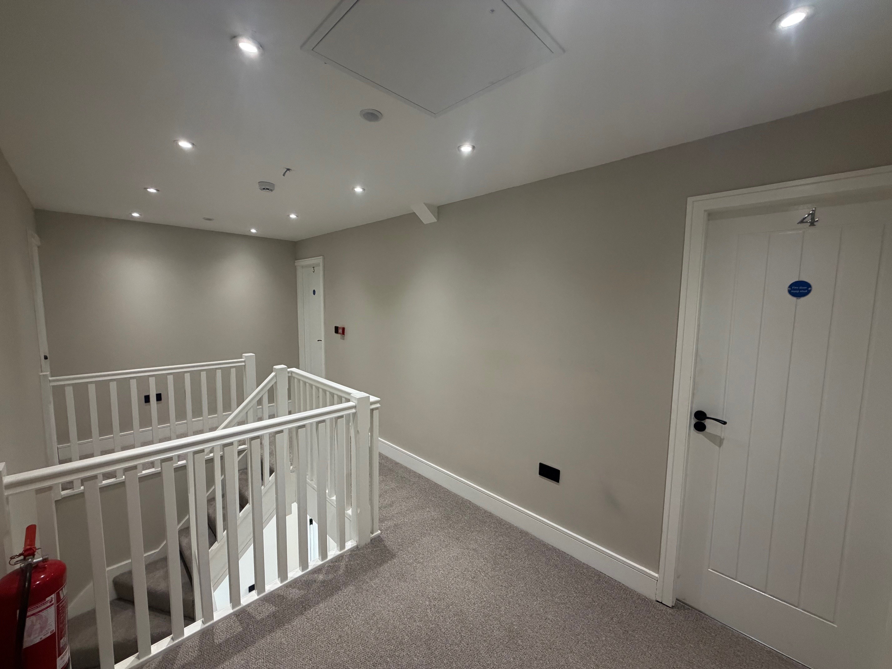 1168, Swansea photo 4