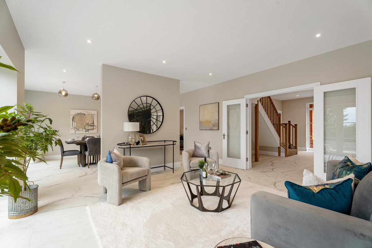 5 bedroom detached house for sale 0