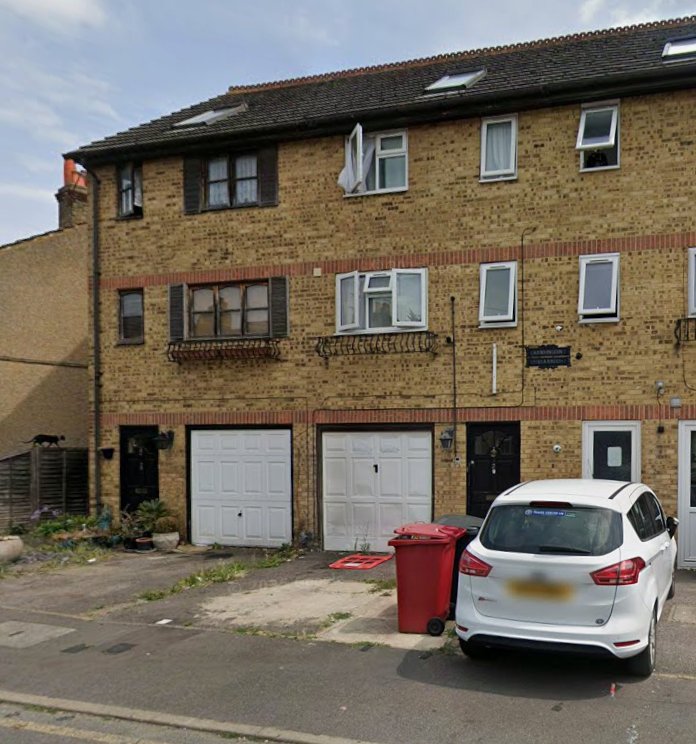 1, The Crescent, Slough photo 2