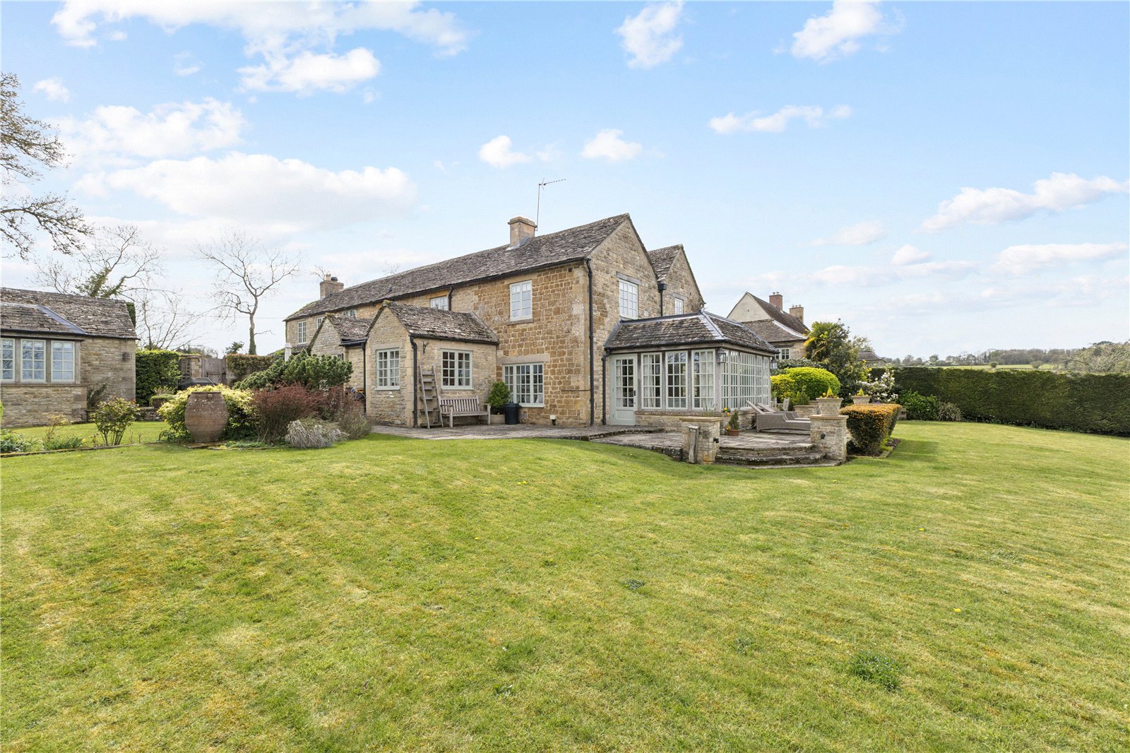 4 bedroom terraced house for sale in London