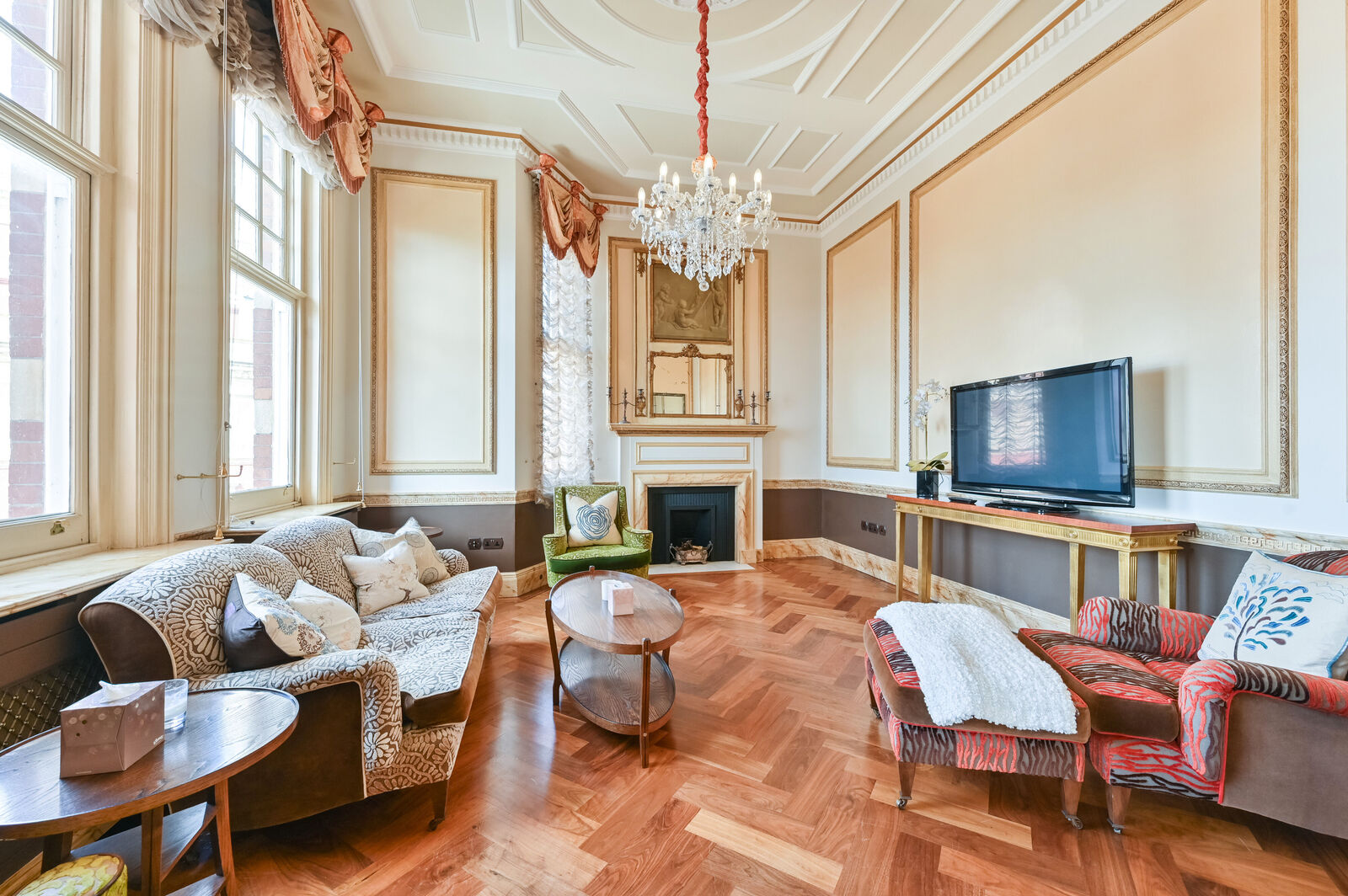 4-bed flat on Albert Court, South Kensington, £13,000/mo