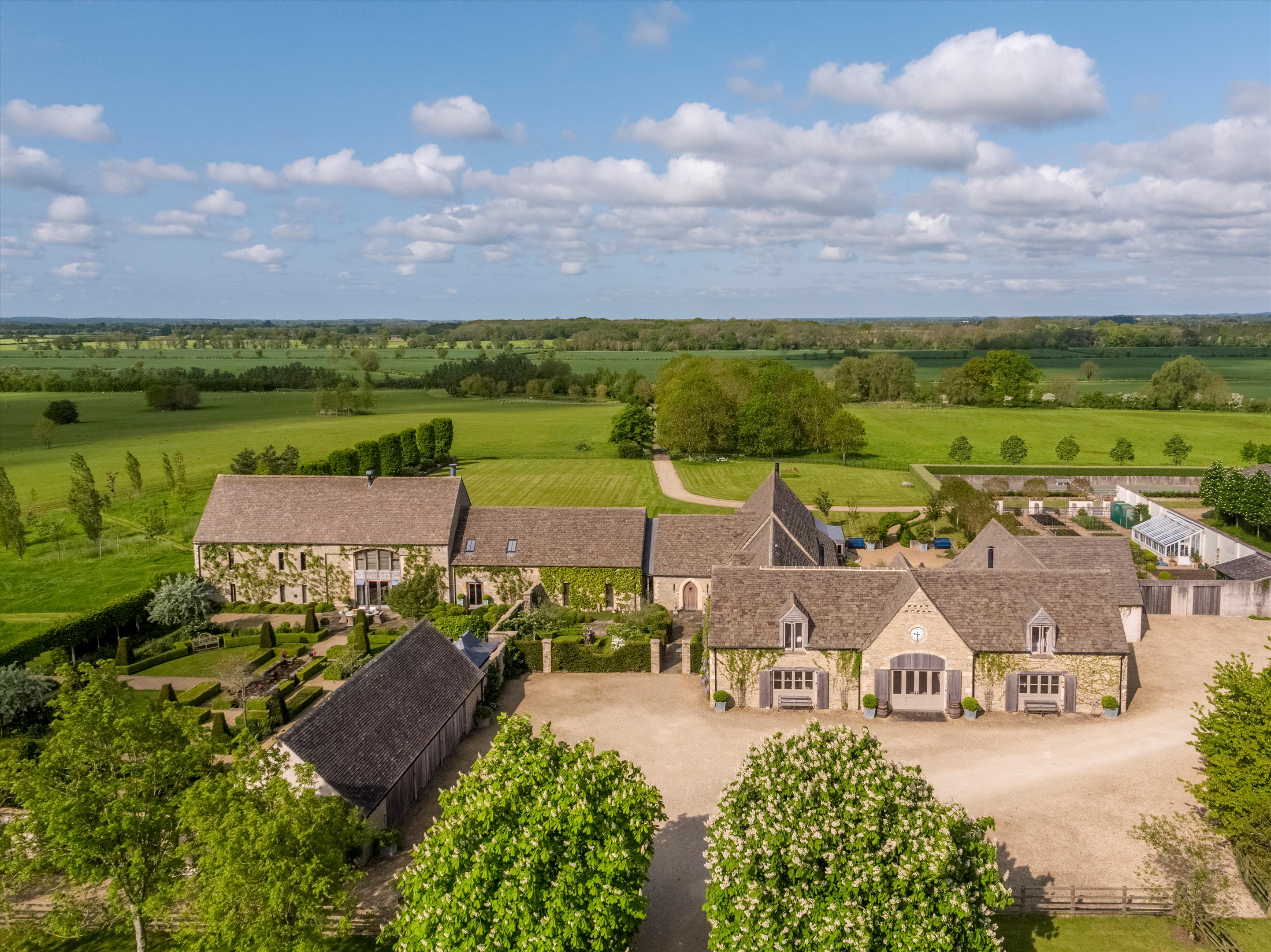 8 bedroom farm for sale 0