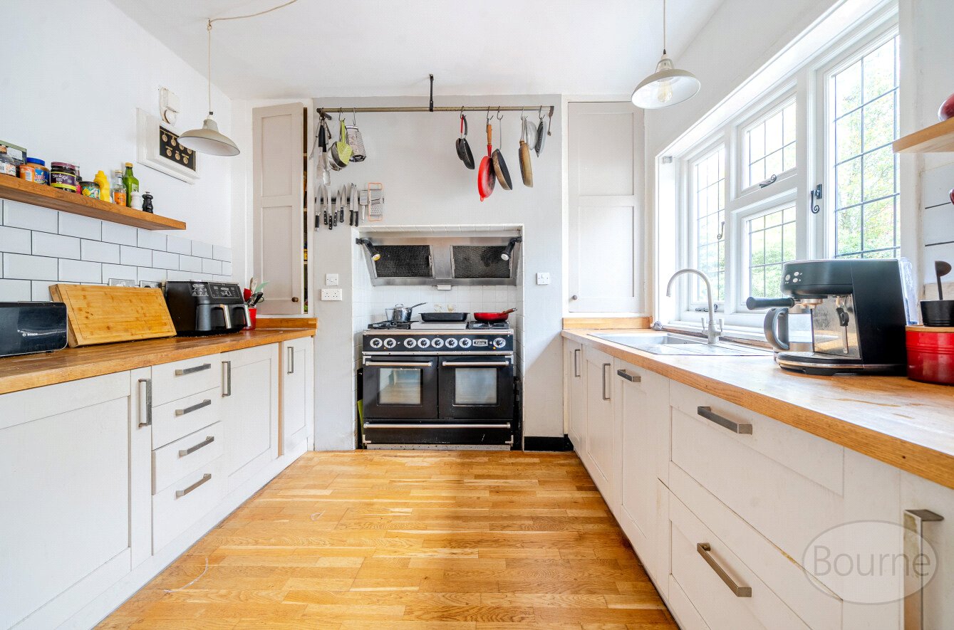 4 bedroom detached house for sale 0