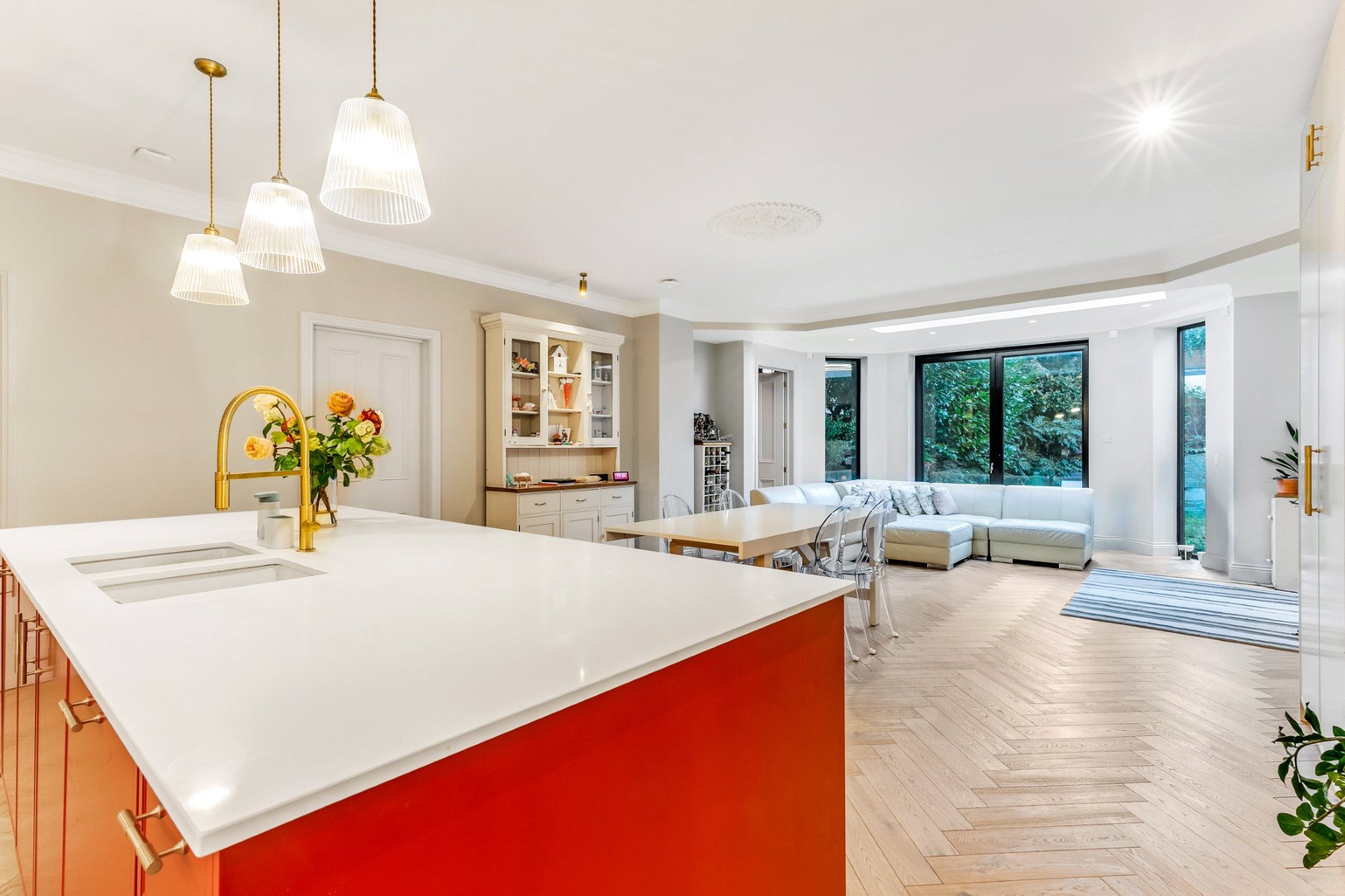 4 bedroom flat for sale 0