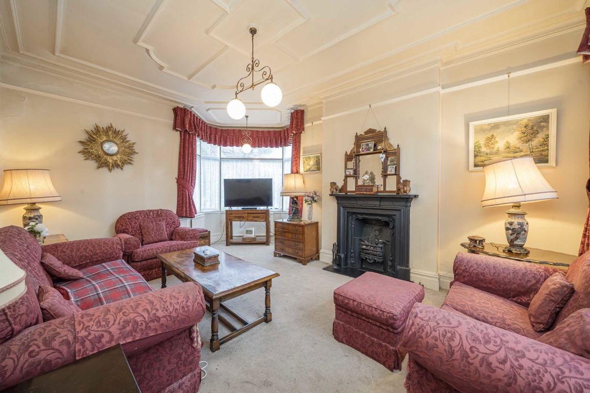 4 bedroom semi-detached house for sale 0