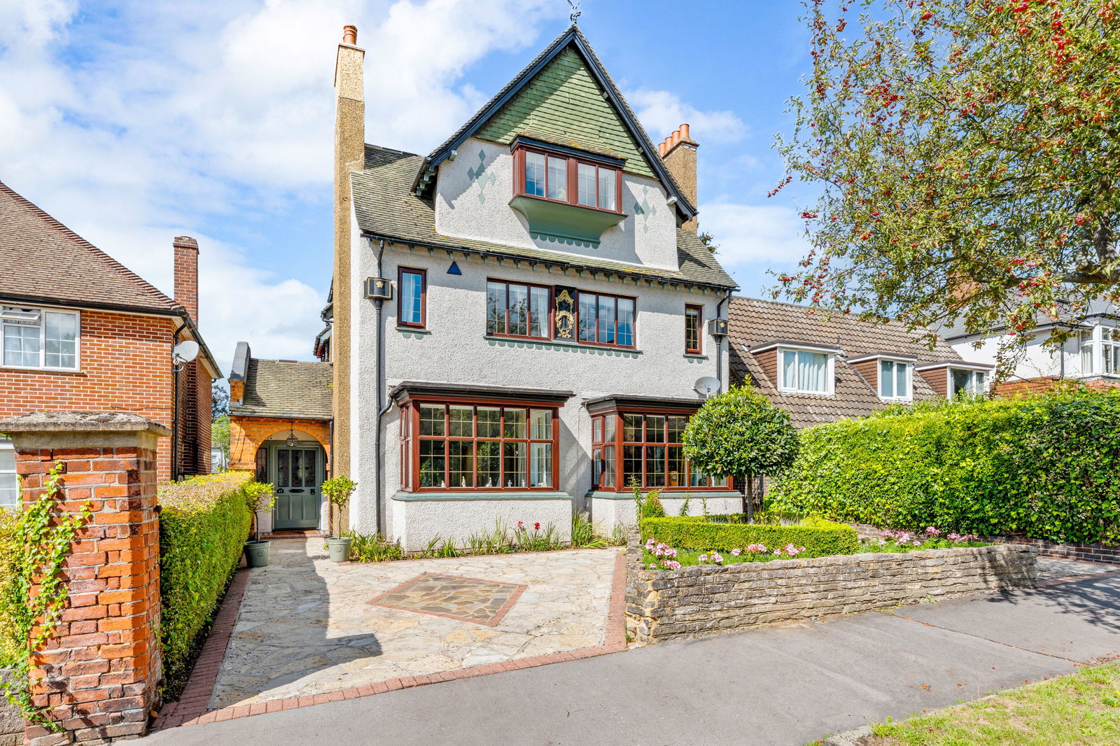 5 bedroom detached house for sale 0