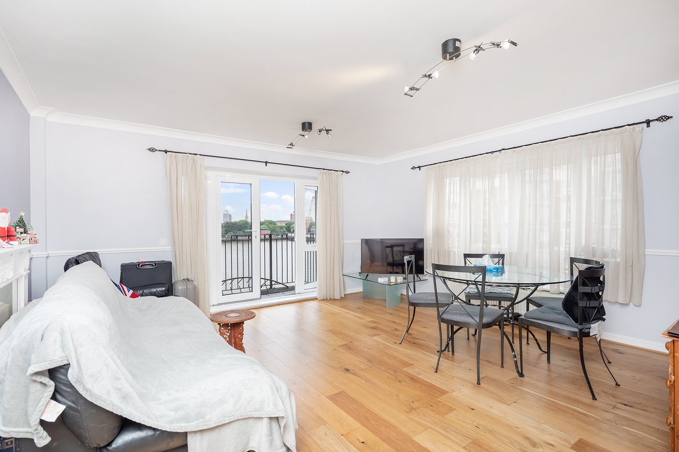 Apartment 31, Leeside Court, London photo 3
