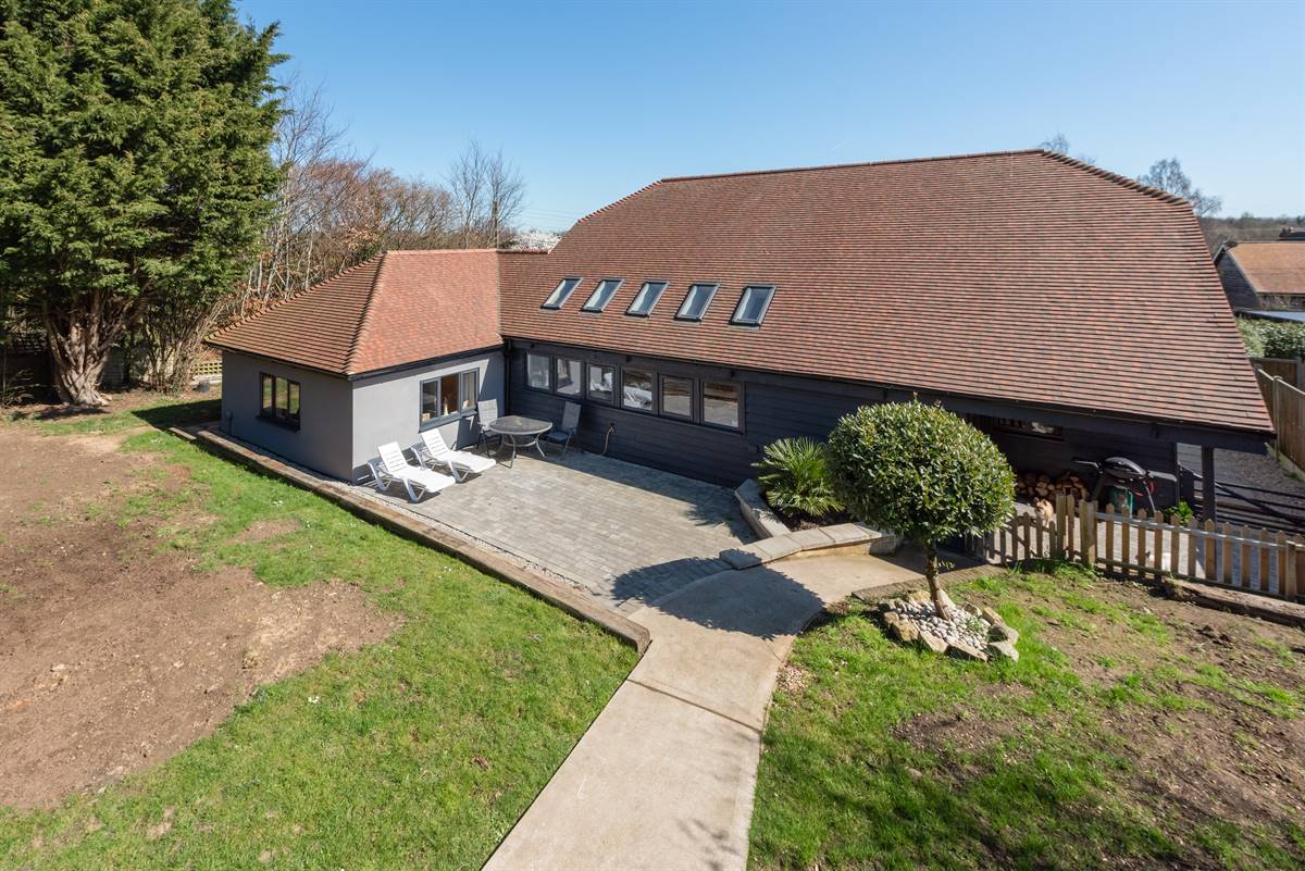 5 bedroom detached house for sale 0