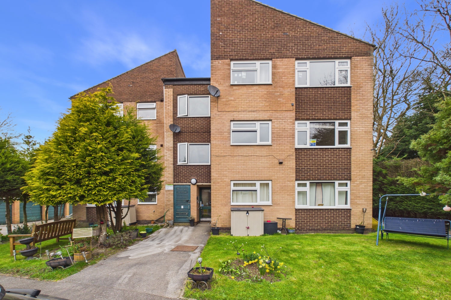 1-bed flat on Flat 2, 8 Cypress Avenue, Sheffield, £125,000