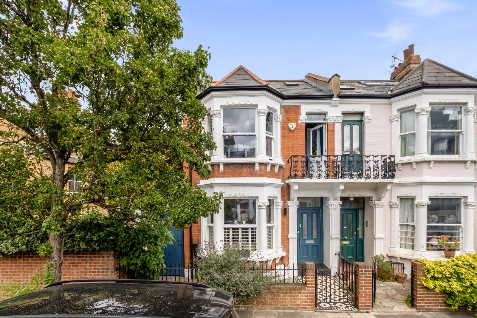 4 bedroom detached house for sale in Marlow