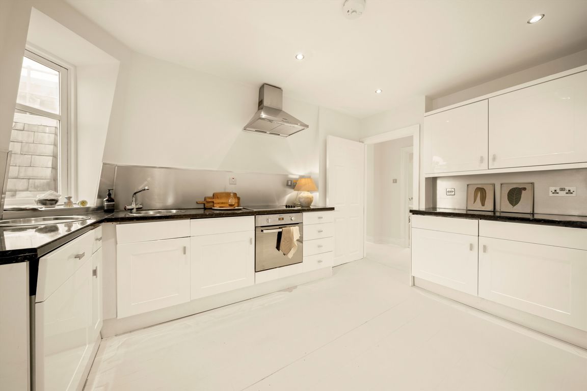 2 bedroom flat for sale 0