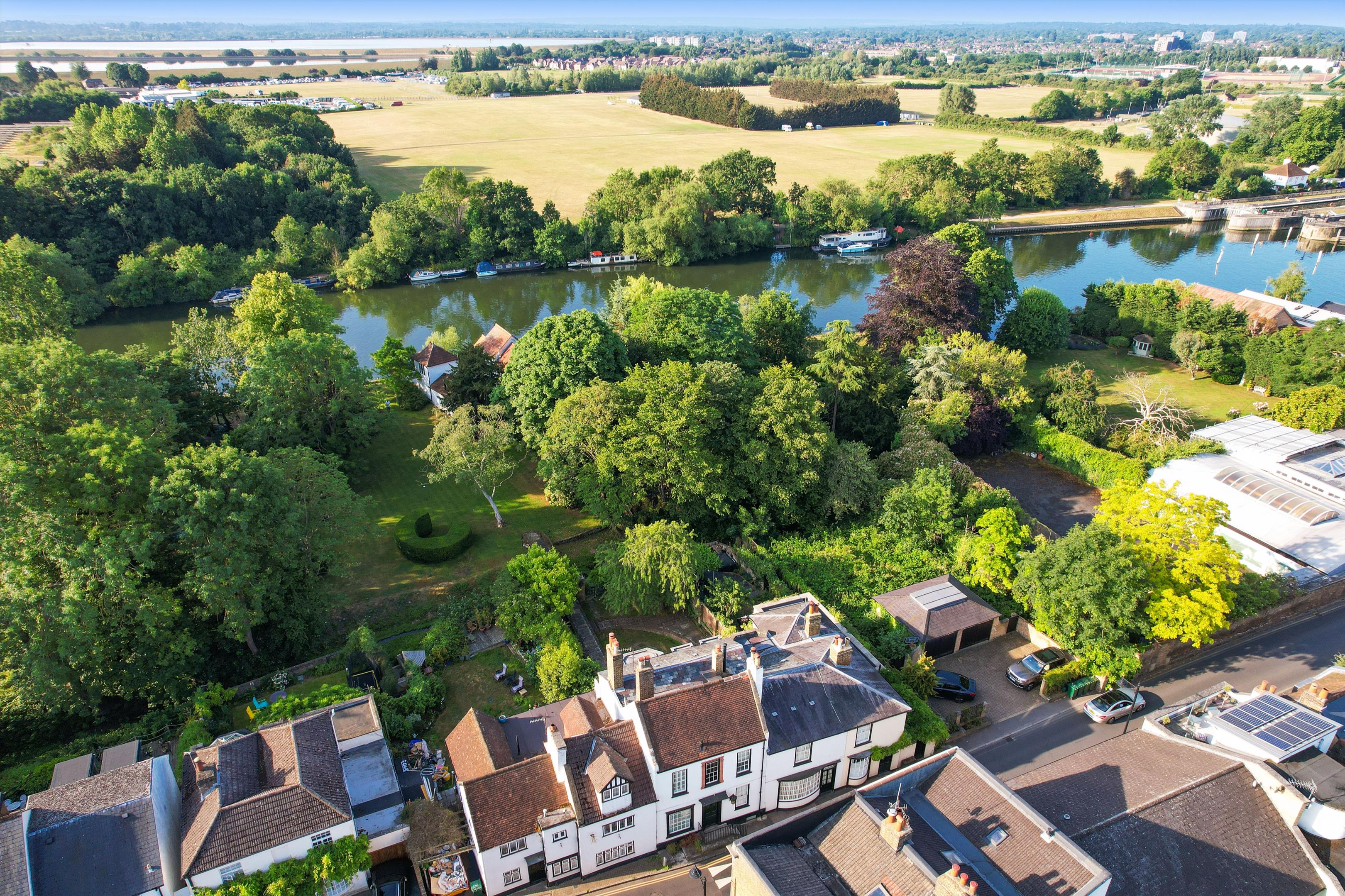 5 bedroom terraced house for sale 0