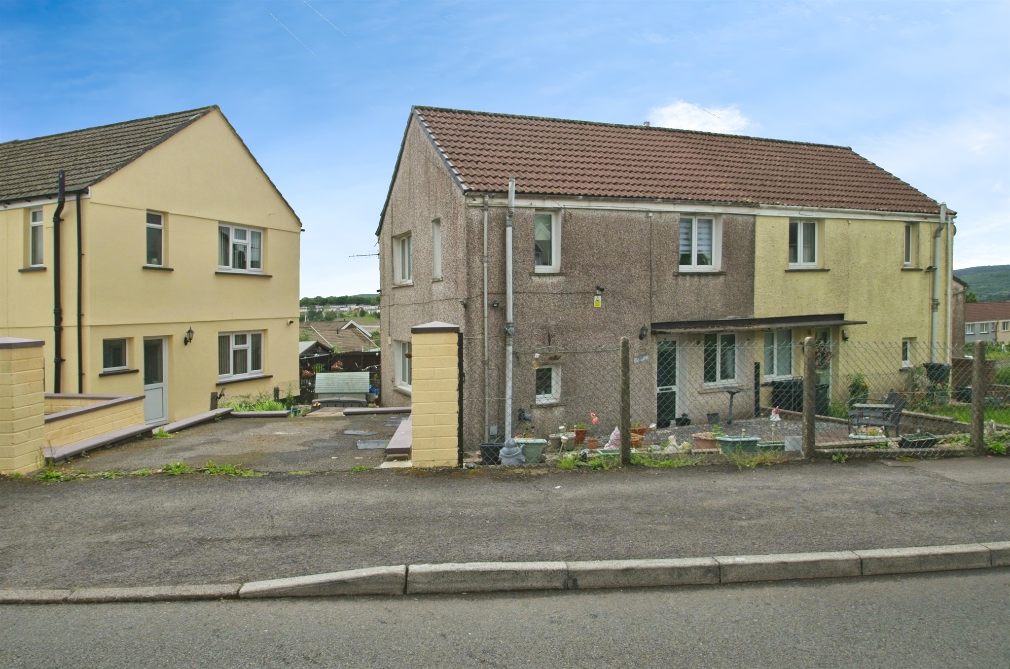 13, Hawthorn Hill, Merthyr Tydfil photo 2