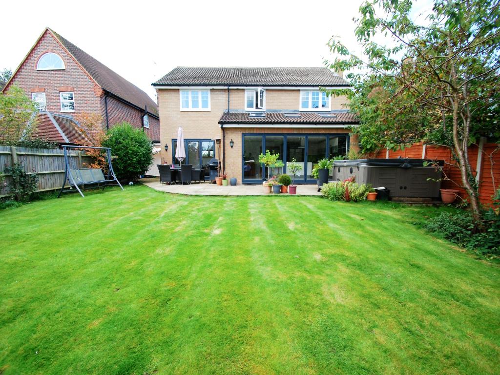 Free property report 149 Old Woosehill Lane, Wokingham, RG41 3HR Chimnie