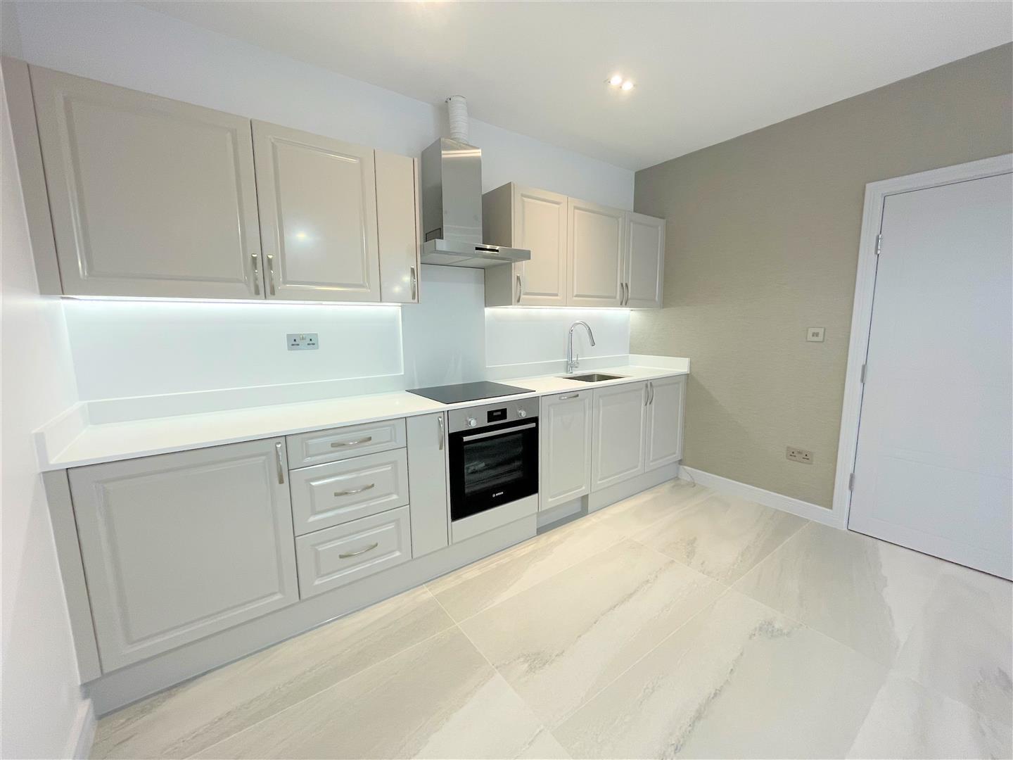 Flat 21, 1-2, Market Place, DIDCOT photo 4