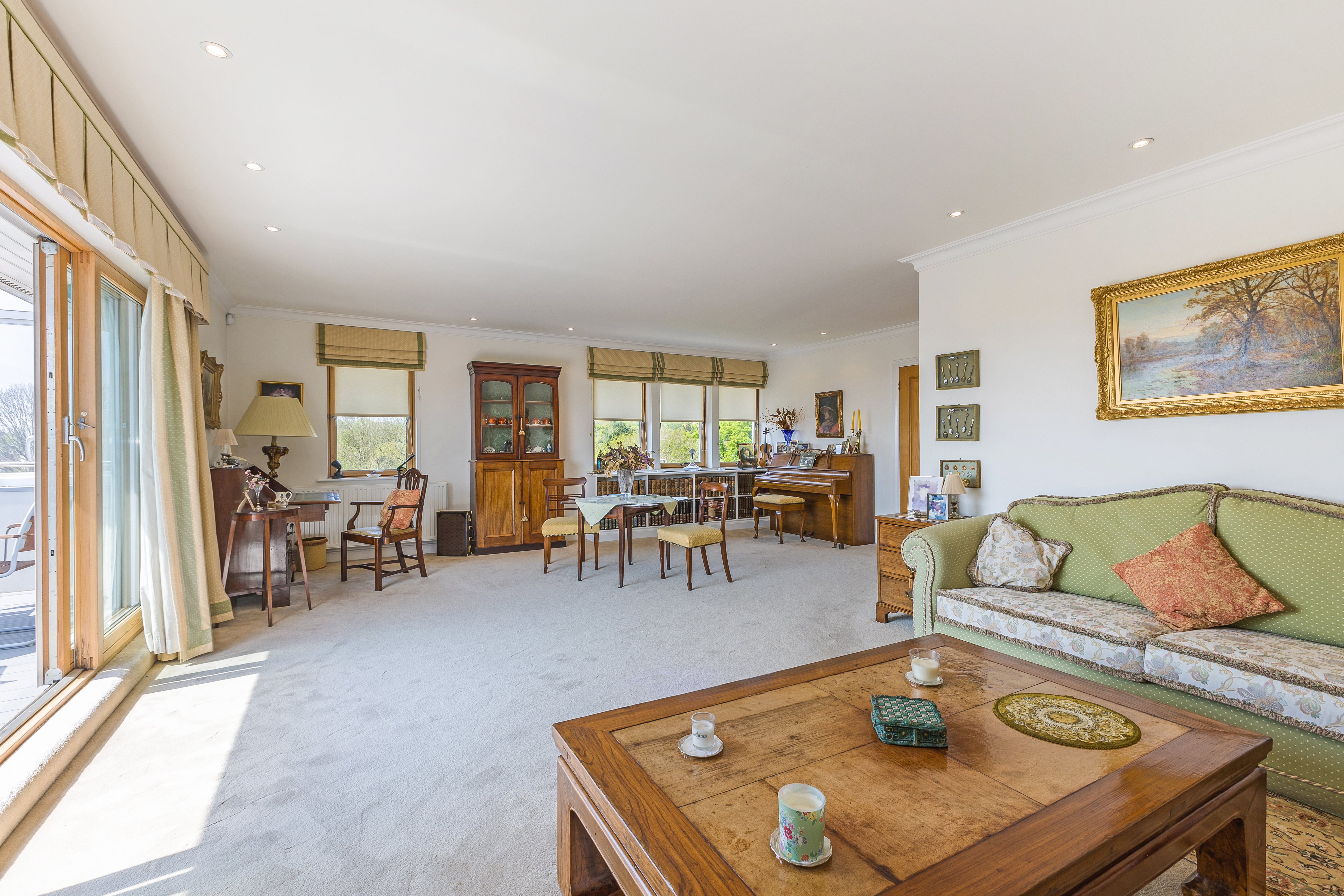 3 bedroom flat for sale 0