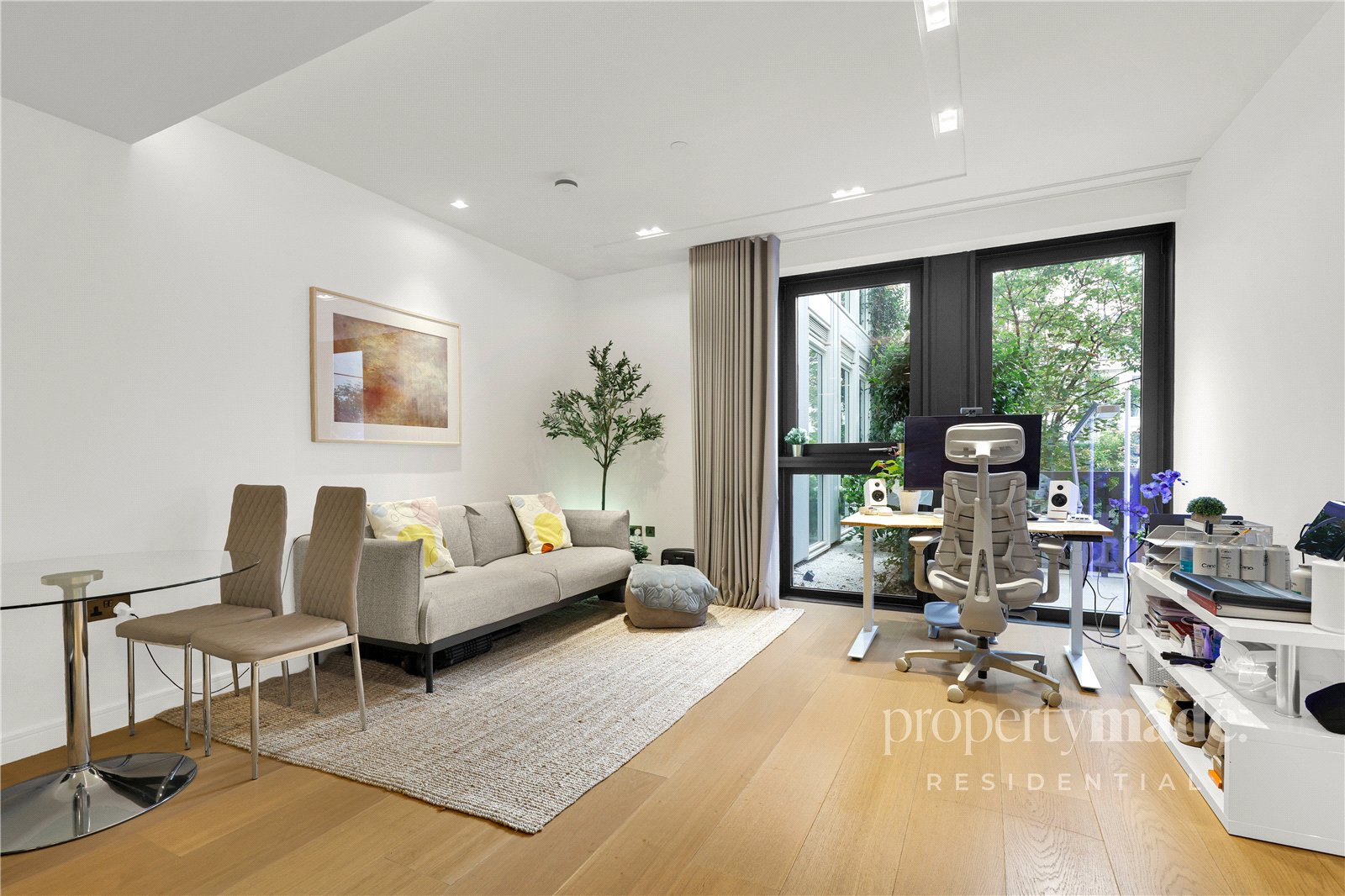 1-bed flat on Apartment W3,, 18 Portugal Street, London, £5,500/mo
