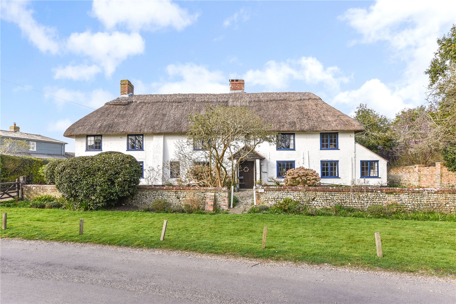 5 bedroom cottage for sale 0