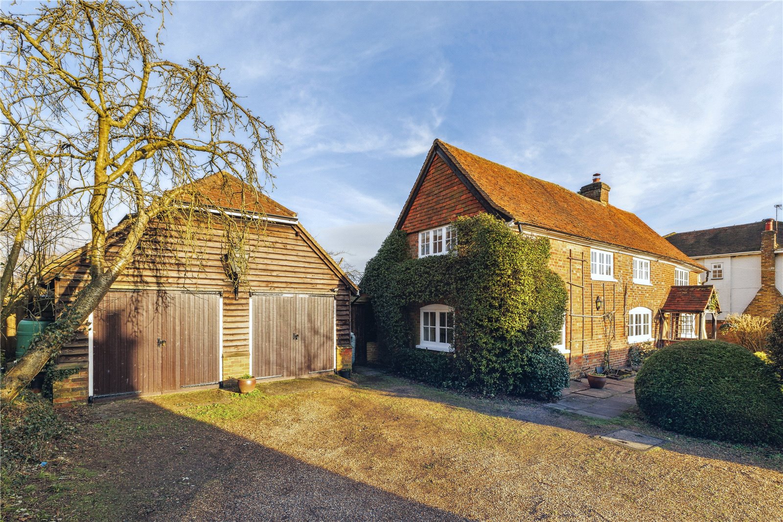 3 bedroom detached house for sale 0