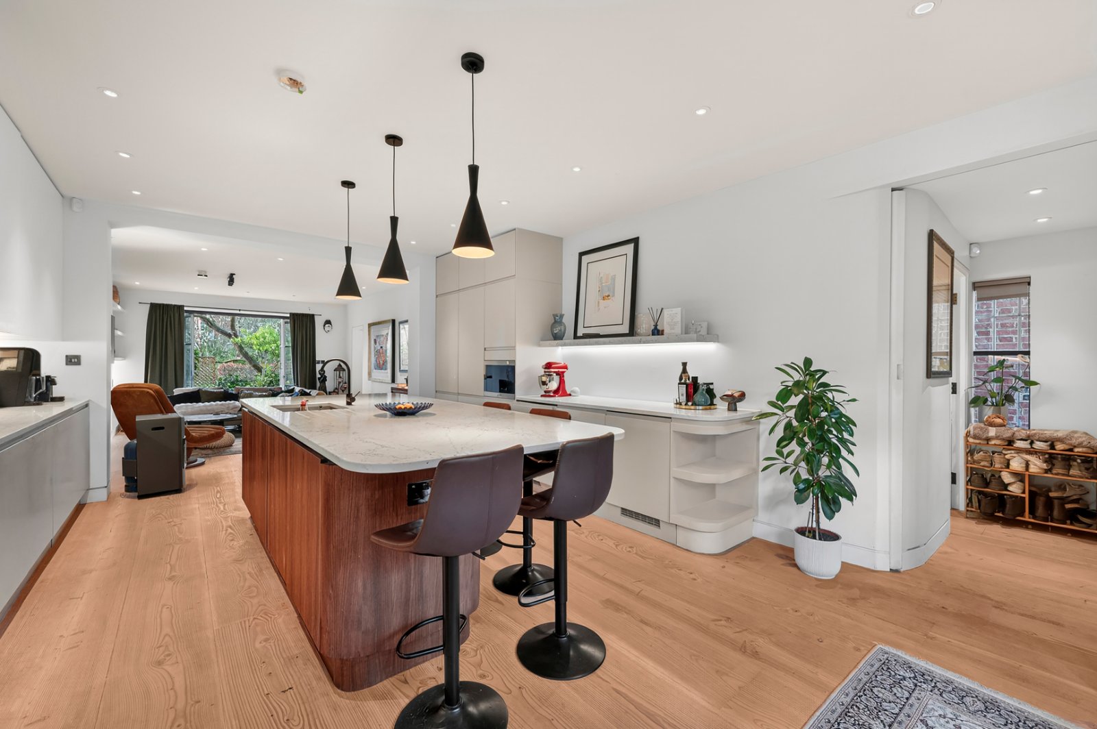 2 bedroom flat for sale 0