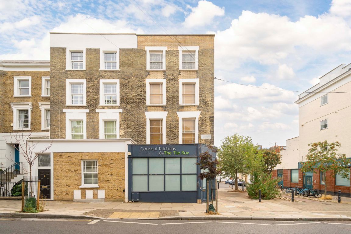 Basement And Ground Floors, 40, Offord Road, London photo 3