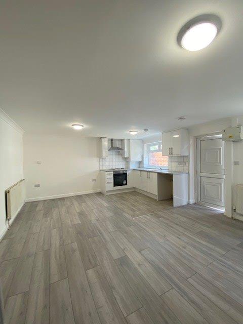 17B Studio, Oakwood Avenue, Southall photo 4