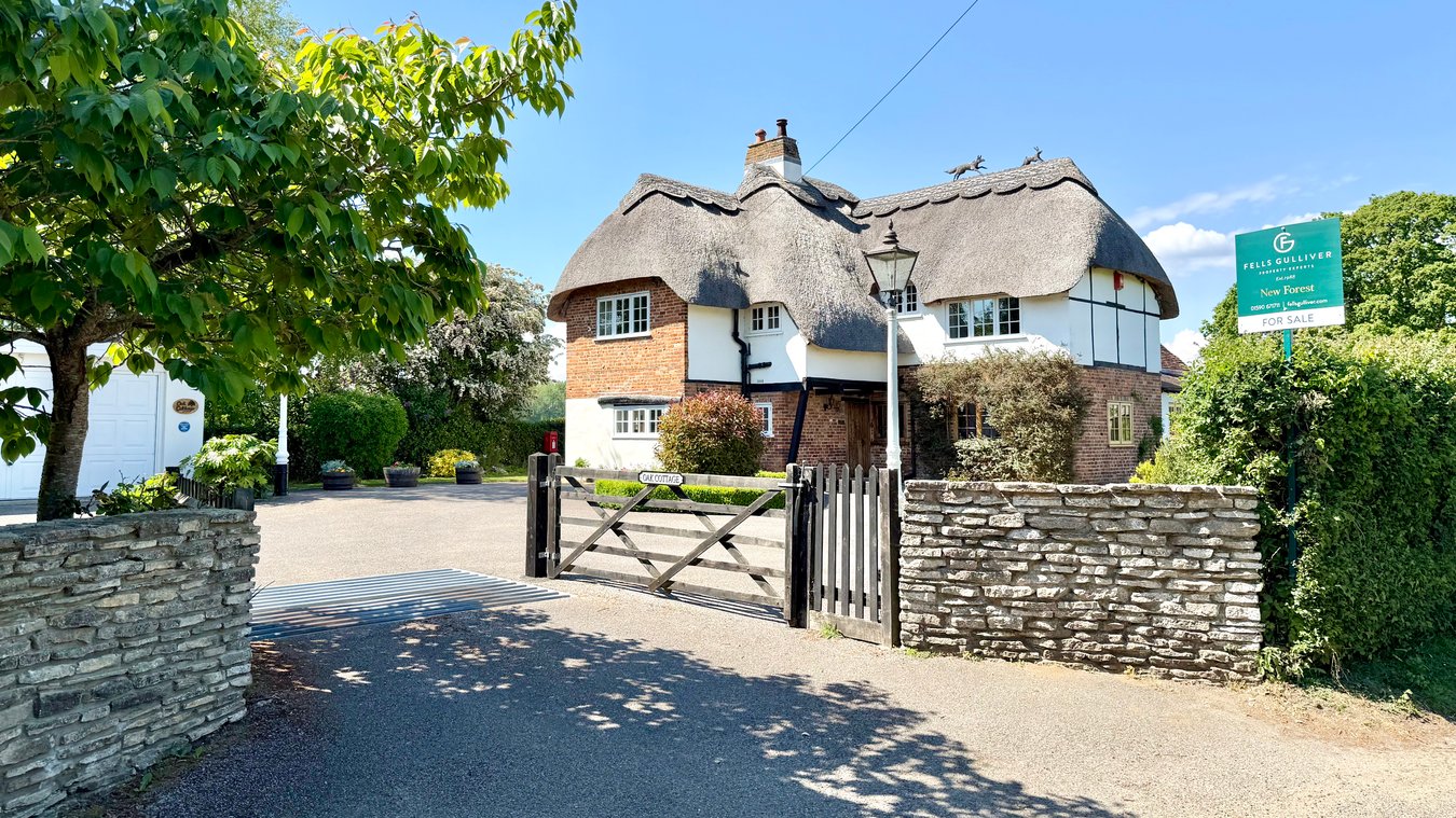 4 bedroom detached house for sale 0