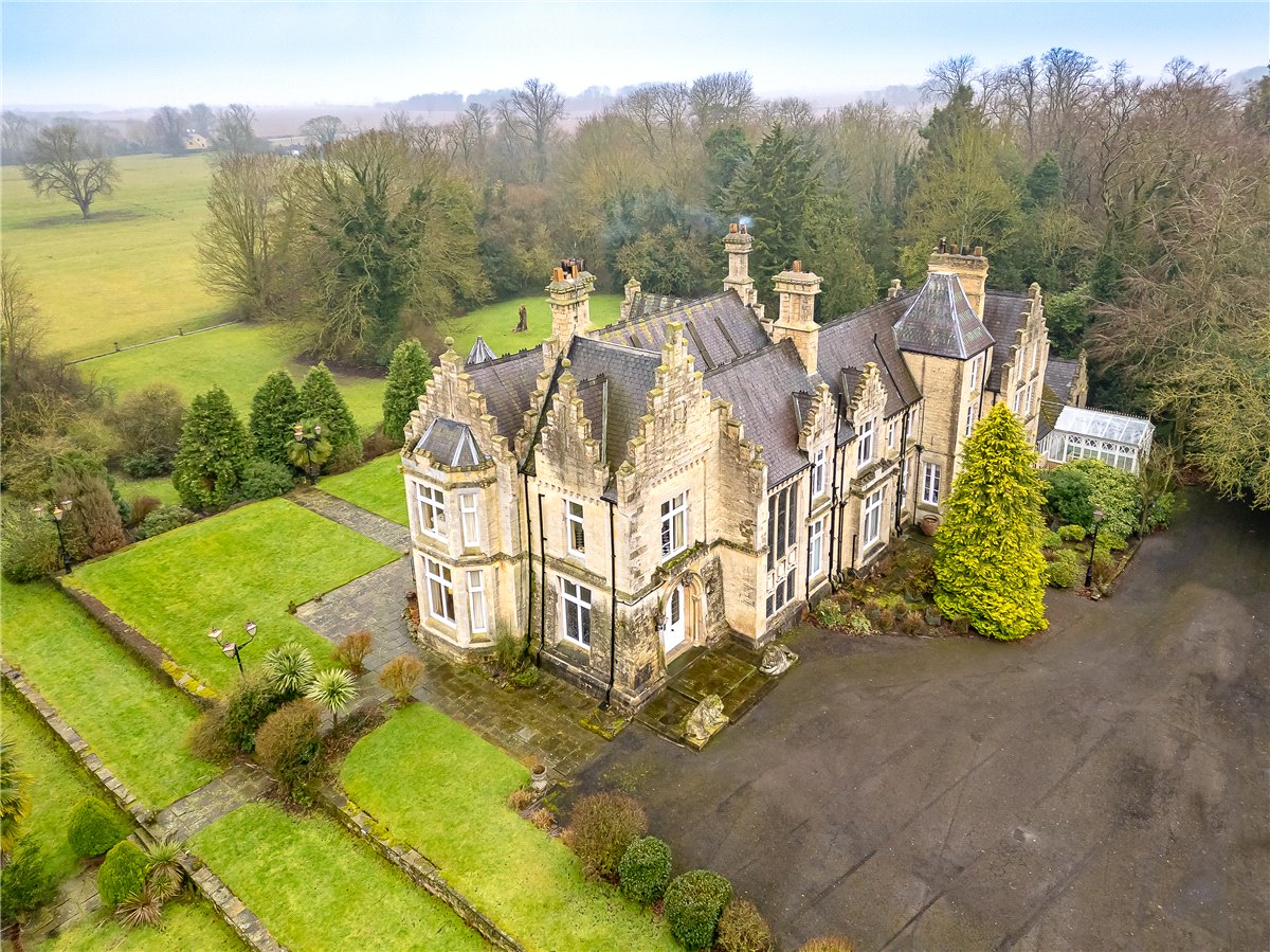 8 bedroom detached house for sale 0