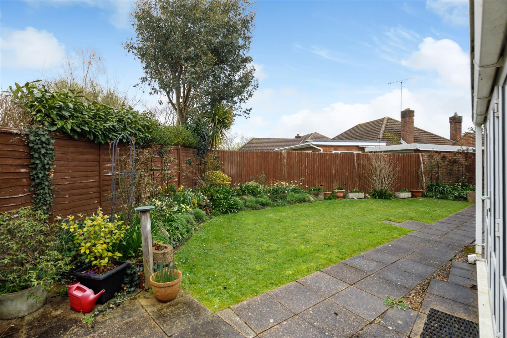 Photos of Brookmead, Hildenborough, Tonbridge TN11 64348923